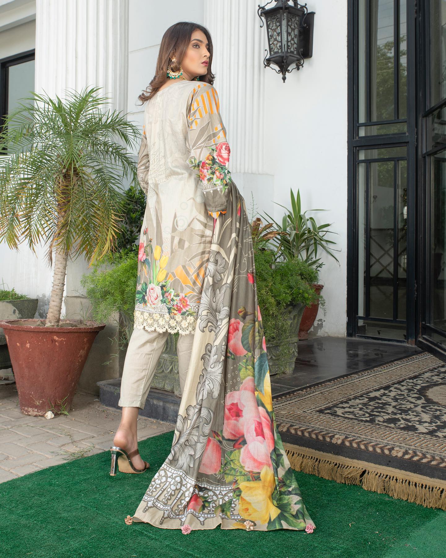 'GUL E NASREEN' Printed lawn collection.